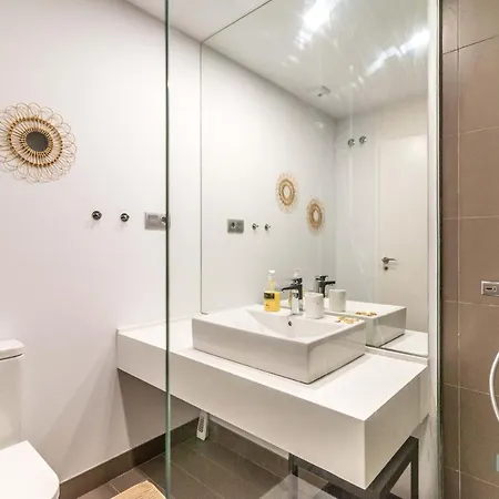 Newly Built 2-bdrm In Le Mirage Διαμέρισμα Εστεπόνα